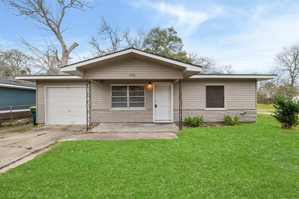 1916 Main St, La Marque, TX 77568 House for Rent in La Marque, TX