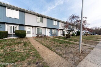 Building Photo - 105 Creek Rd