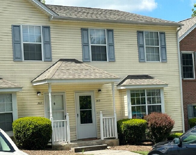 Building Photo - 4 Bedroom 2.5 Bath