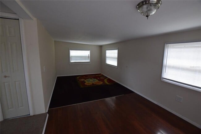 Building Photo - 40919 Pine Tree Ln