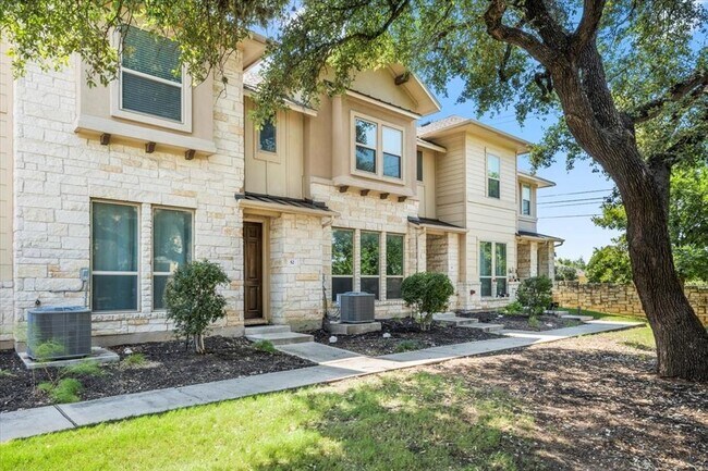 Foto del edificio - 13800 Lyndhurst St