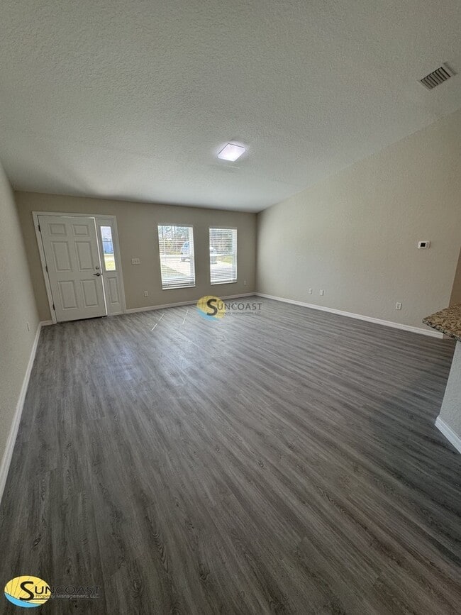 Building Photo - 1 Emerald Trail Way