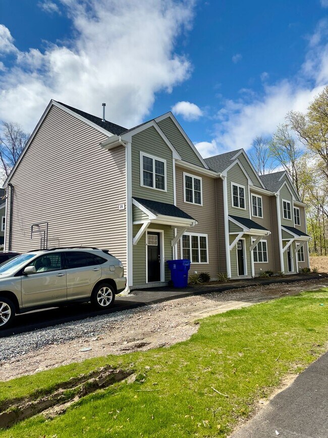 Foto del edificio - Brand New Townhouse-Style Living with Modern Finishes