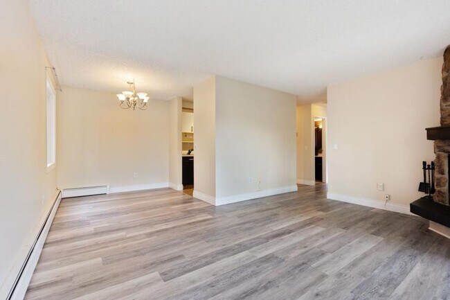 Photo du bâtiment - 2.0 bedroom in Calgary Alberta T2T 3X3