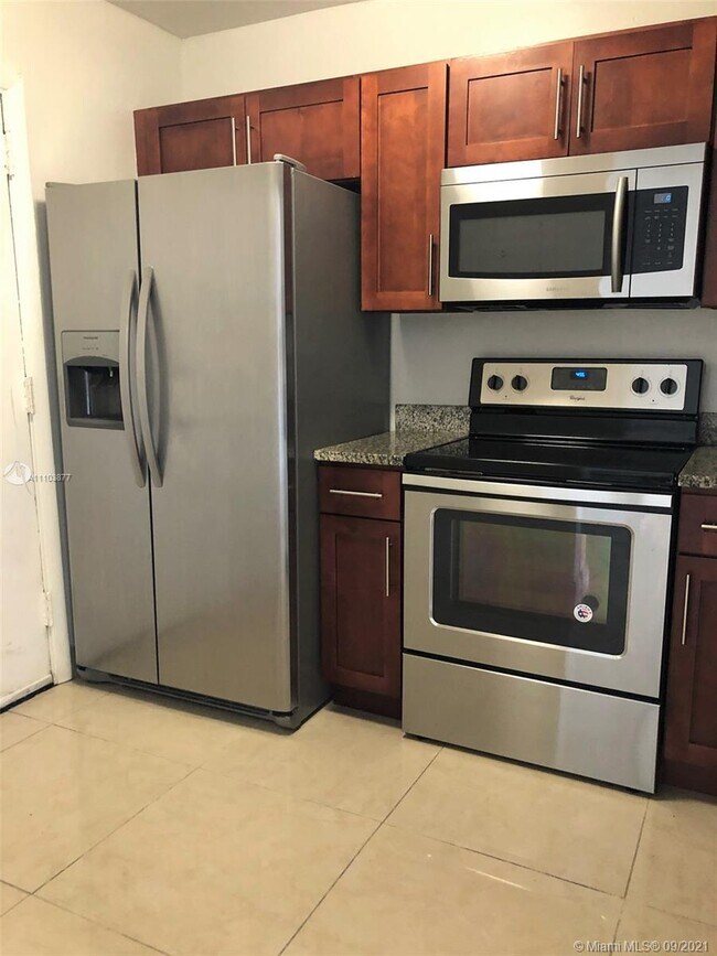 Foto del edificio - 3710 NW 21st St