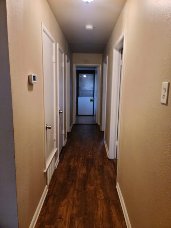 Building Photo - 2539 Hillsboro Ave