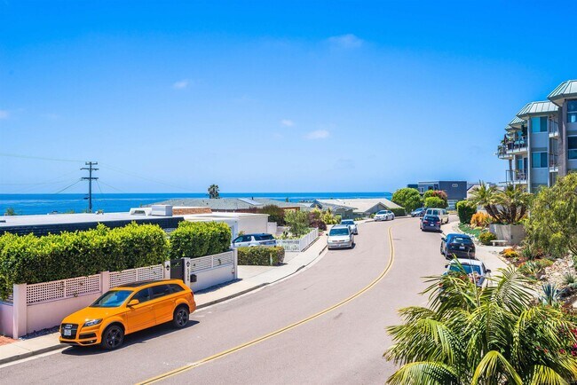 Building Photo - 5366 La Jolla Blvd