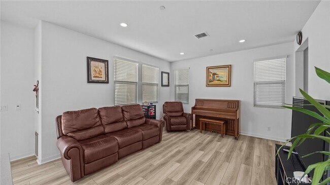 Foto del edificio - 16282 Meadowhouse Ave