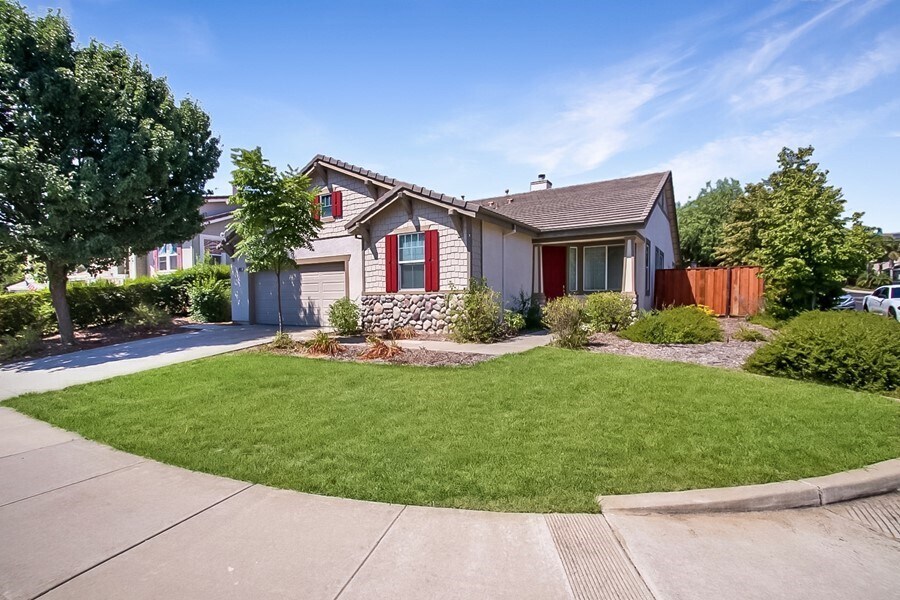 Great 4 Bedroom, 3 Bath in Shadow Lakes House for Rent in Brentwood