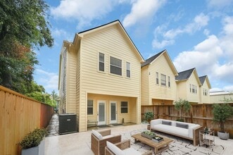 Building Photo - 5416 Kiam St