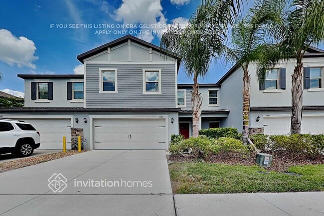 Building Photo - 2888 Coach Manors Way