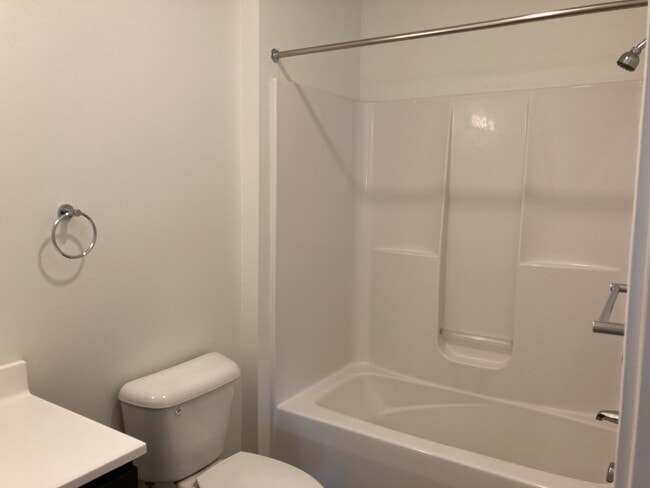 Studio Bathtub - 247Pearl