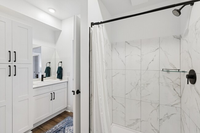 PGLakeland_Model_WEBSize-21 - Pointe Grand Yulee