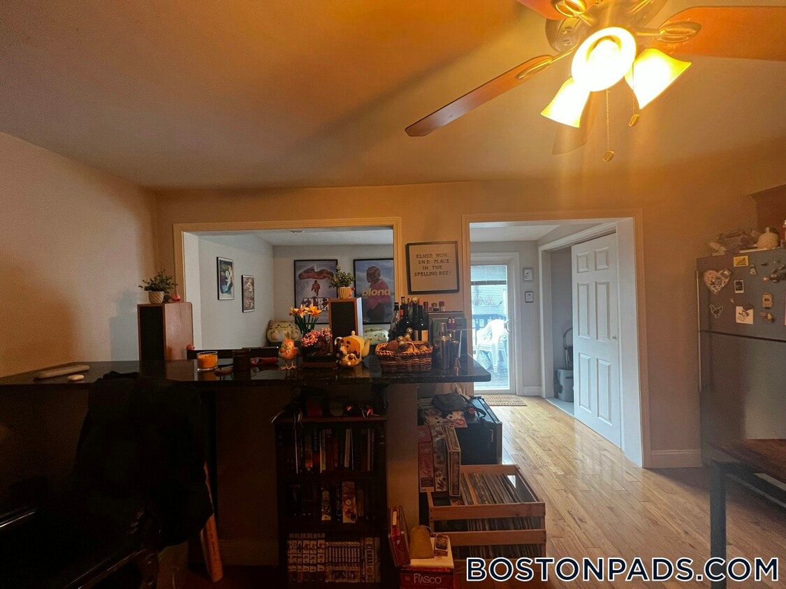 Foto principal - 161 Bennington St