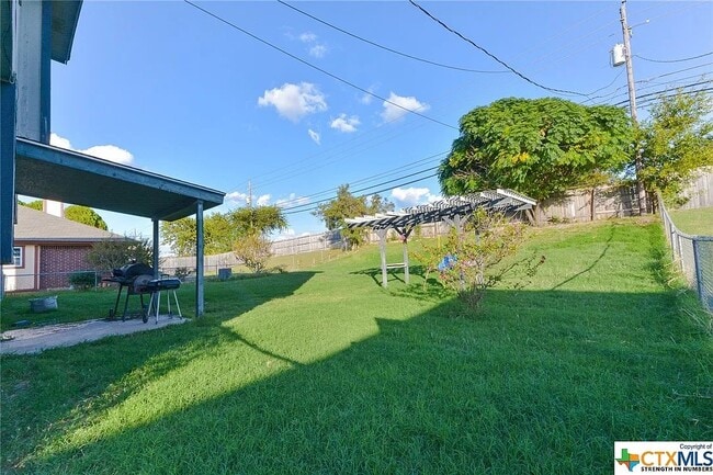 Building Photo - 2404 Magnum Cir
