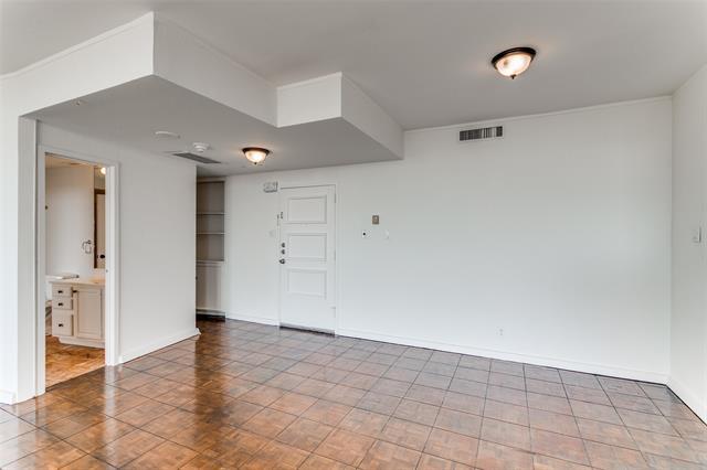 Foto del edificio - 6211 W Northwest Hwy