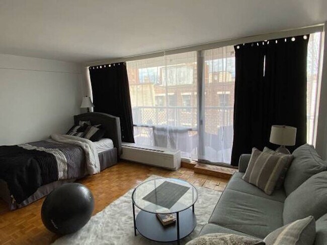 Foto del edificio - 45 Longwood Ave
