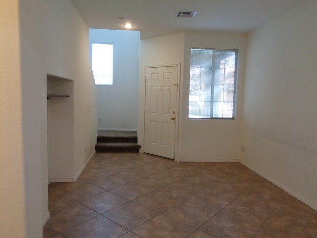 Building Photo - 7763 Hampton Cove Ln