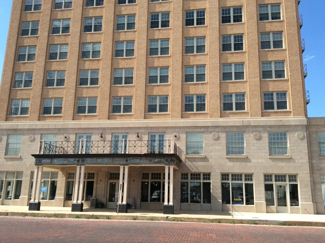 Conrad Lofts Apartments in Plainview, TX