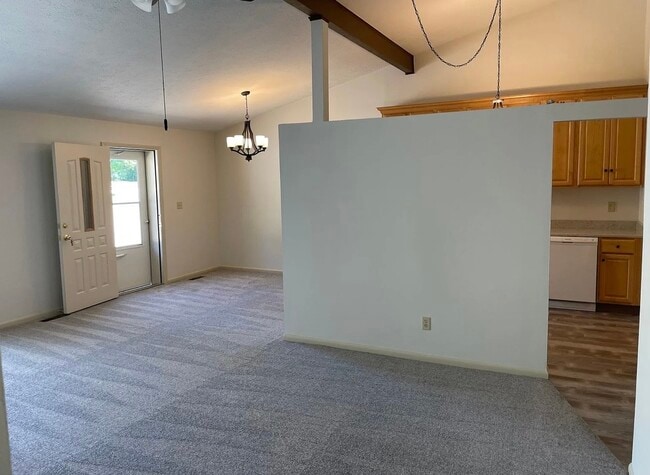 Building Photo - 8657 S Akins Rd