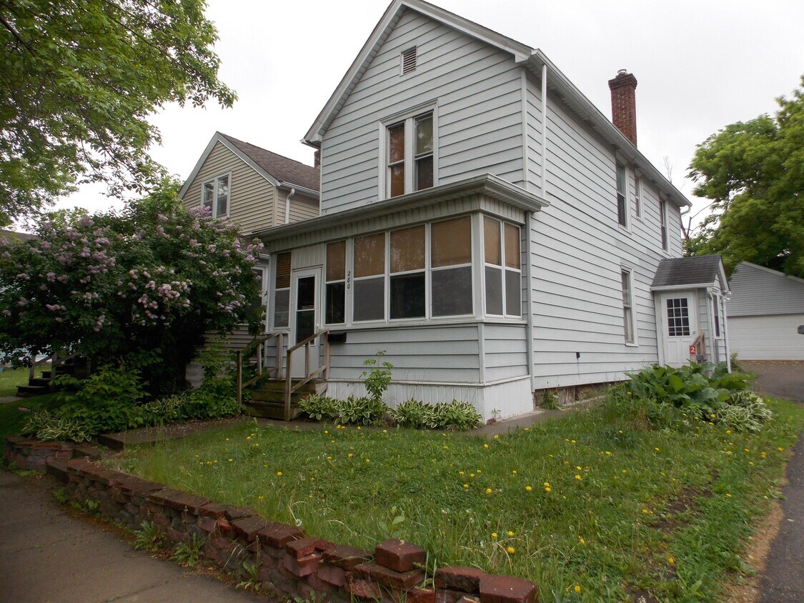Primary Photo - 280 W Goodhue St
