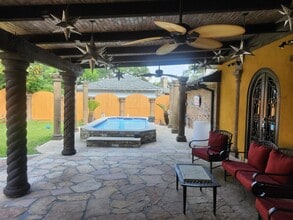 Building Photo - 4323 Colombia Dr