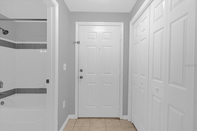 Foto del edificio - 3250 Corona Village Way