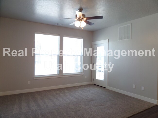 Foto del edificio - Half off First Months Rent! Saratoga Sprin...