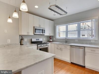 Foto del edificio - 653 Hamilton St NW