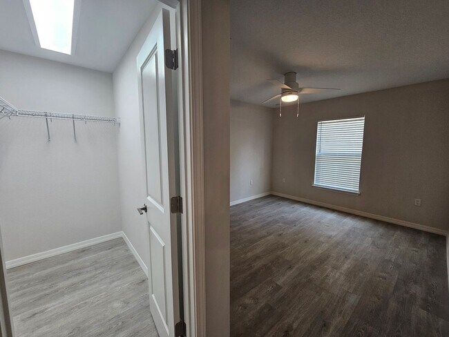 Building Photo - Move-In Ready! Stunning 3-Bedroom Home wit...