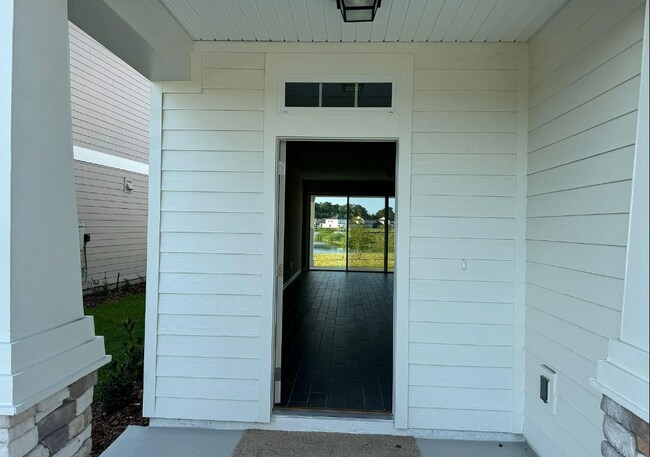 Foto del edificio - 657 Silver Landing Dr