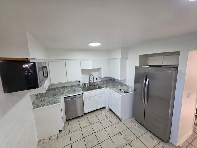 Building Photo - 6748 N 44th Ave