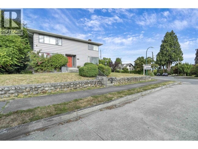 Building Photo - 4514 Bellevue Dr