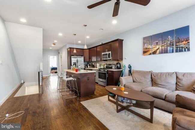 Photo - 1217 Green St Apartment