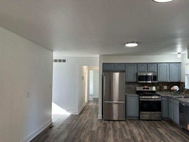 Building Photo - 12757 De Cook Dr