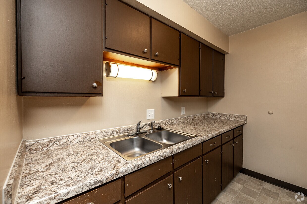 Park Madison Apartments - 2917 Madison Ave Burlington, IA