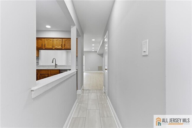 Foto del edificio - 809 Woodbridge Commons Way