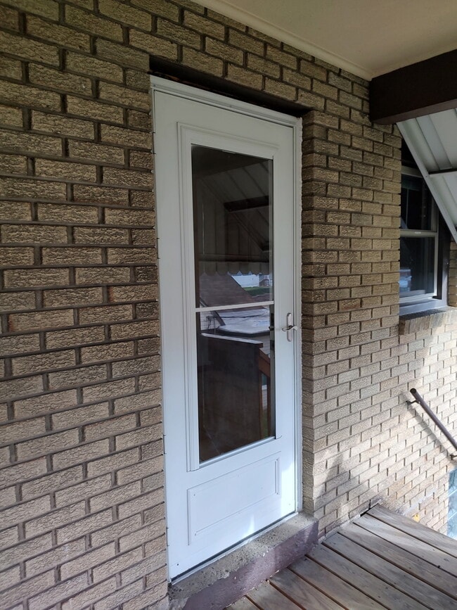 Building Photo - 537 Sewickley St