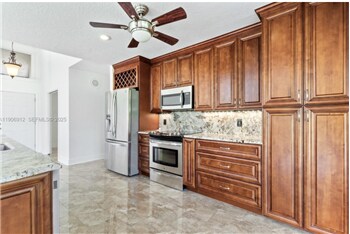 Foto del edificio - 21344 Escondido Way S