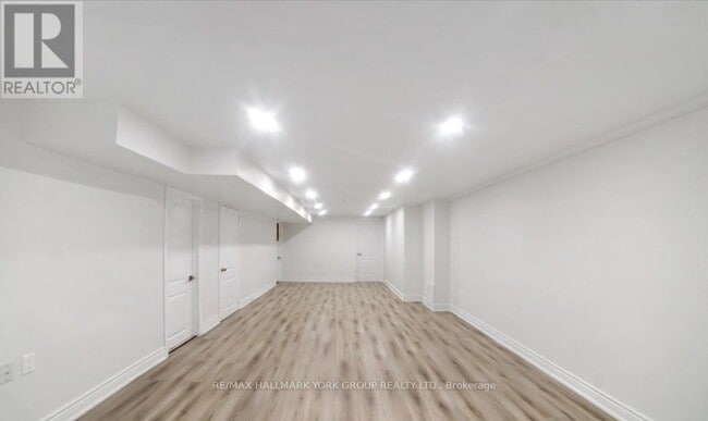 Photo du bâtiment - 28 Charlbrook Ave