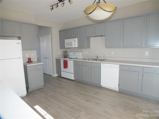 Foto del edificio - 7525 Bluff Point Ln