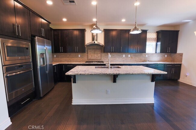 Foto del edificio - 3294 Ledgewood Cir