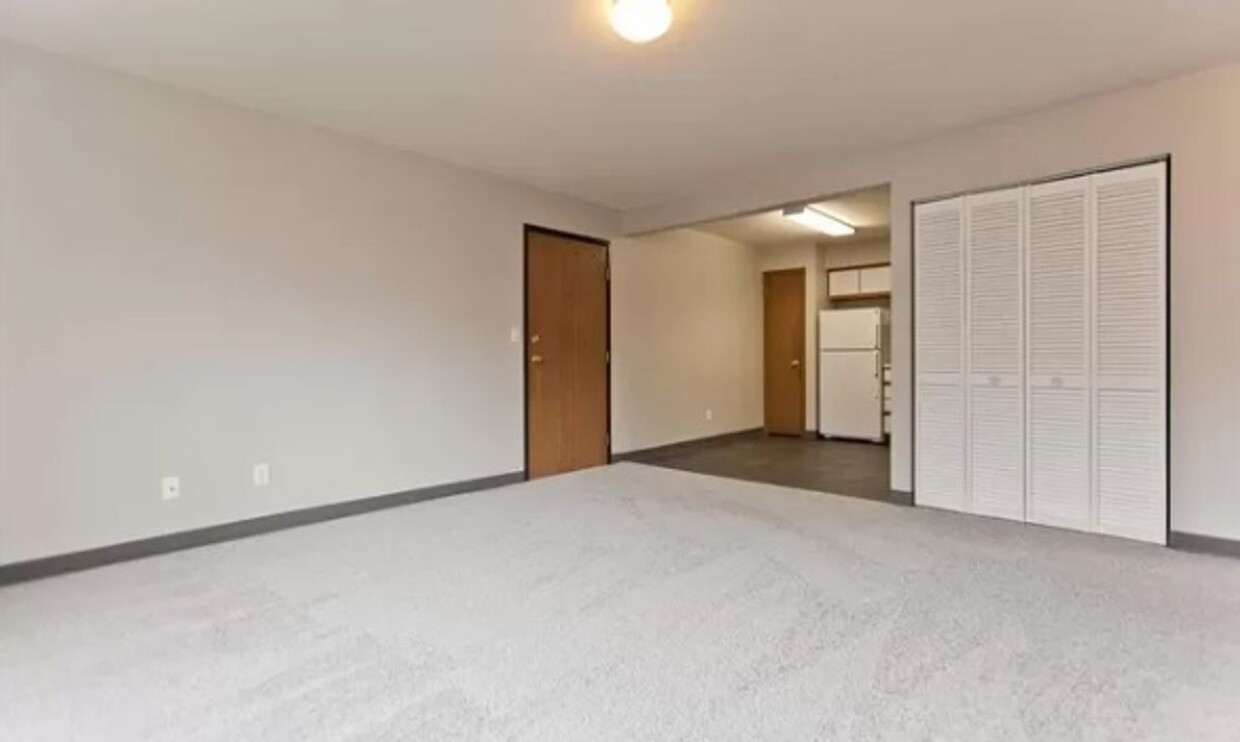 Foto principal - Beautiful 2BR 1ba condo available for May ...