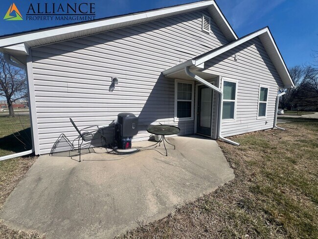 Foto del edificio - Nice Duplex on East Side!