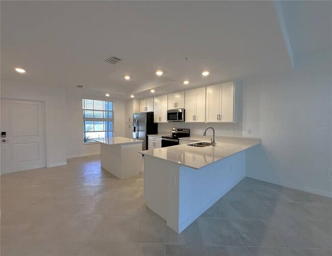 Building Photo - 14231 Heritage Landing Blvd
