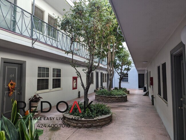 Foto del edificio - 615 N Rossmore Ave