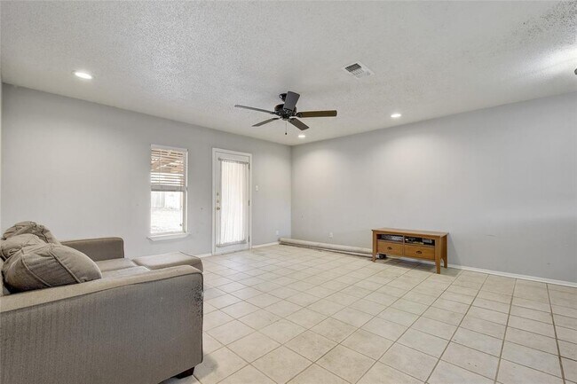 Building Photo - 6508 Middleham Pl