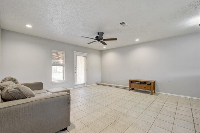 Foto del edificio - 6508 Middleham Pl