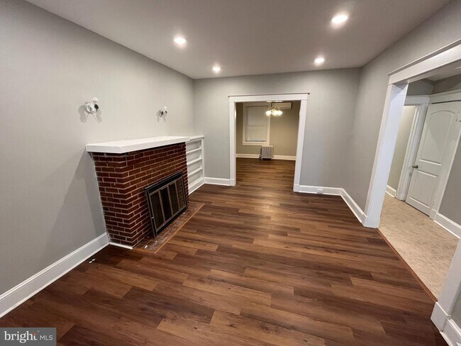 Building Photo - 608 Radnor Ave