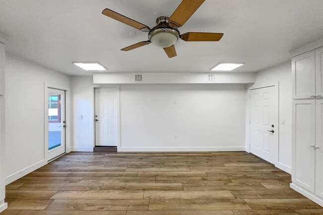 Foto del edificio - 6301 E Sweetwater Ave